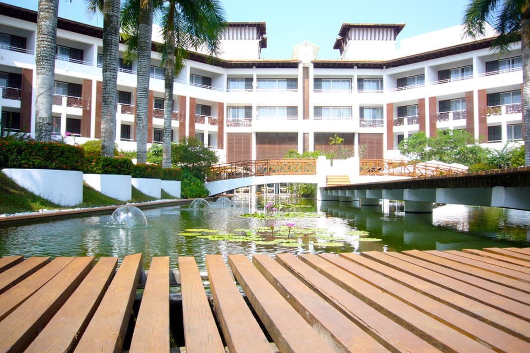 Außenansicht links Hotel Lanka Princess Ayurveda