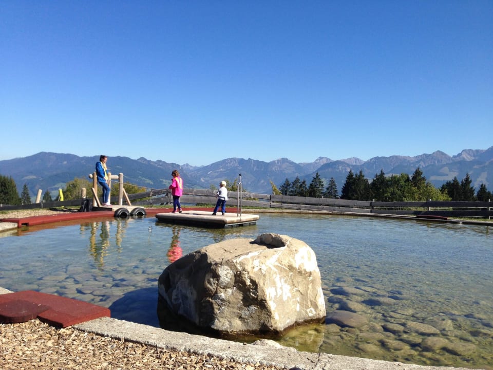 Froschi's Teich mit Floss - Action für die Kleinen Familotel Allgäuer Berghof