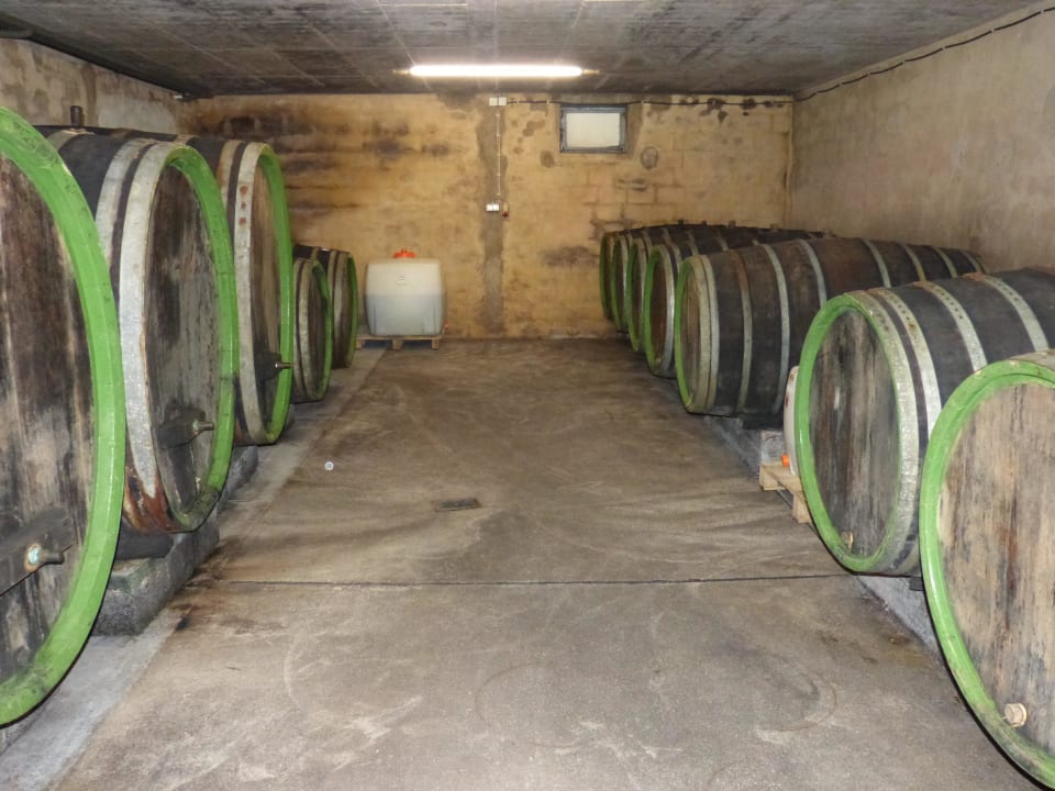 Im Weinkeller Ferienweingut Monzel