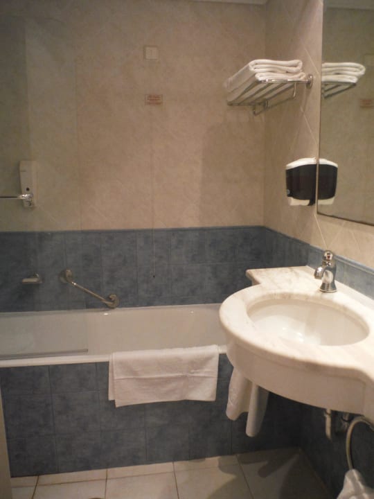 Bad Domes Aulūs Zante, Autograph Collection