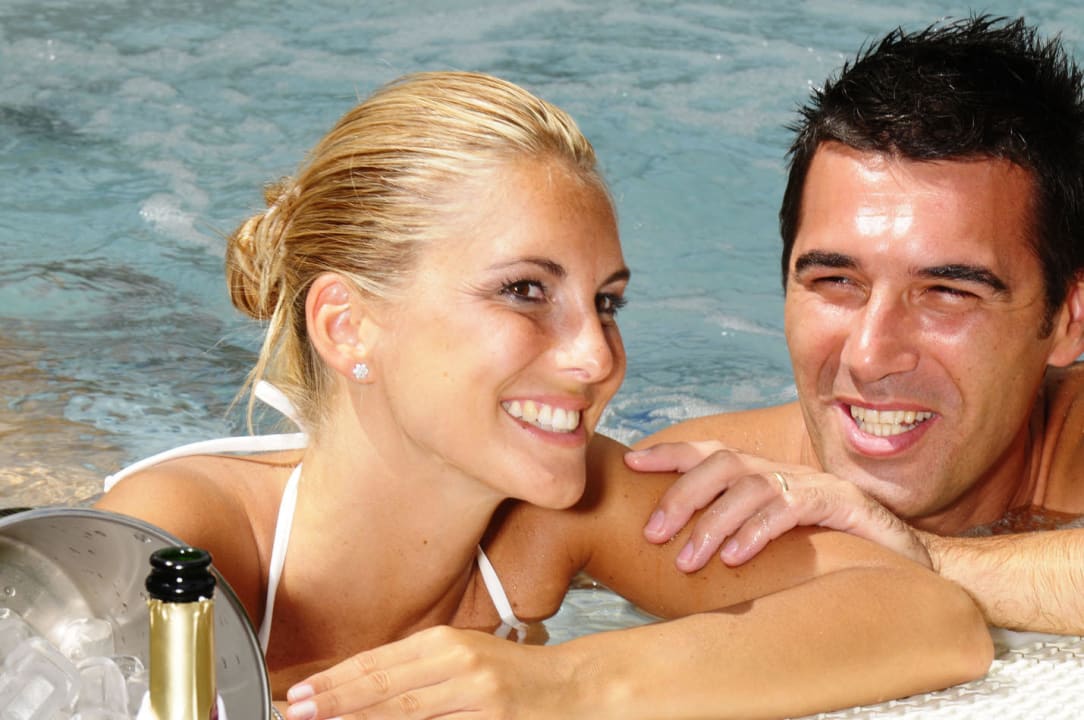 Im Whirlpool Hotel Gartenresidence Zea Curtis