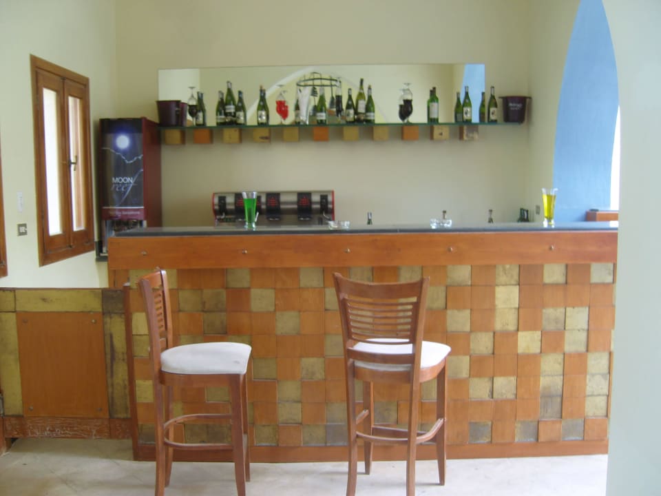 Schlichte, süße kleine Bar Ali Pasha Hotel