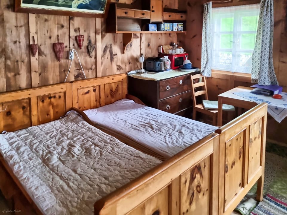 Zimmer Bergbauernhof  Ausserberglet & Sandalm  Almhütte