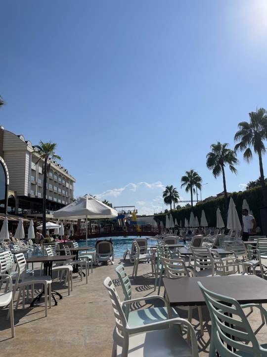 Pool Mary Hotel Side