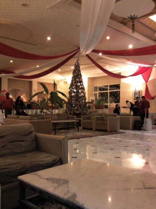 Weihnachtsdeko in der Hotellobby Hotel El Mouradi Djerba Menzel