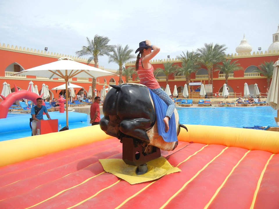 Pool-Animation Pickalbatros Alf Leila Wa Leila Resort - Neverland Hurghada