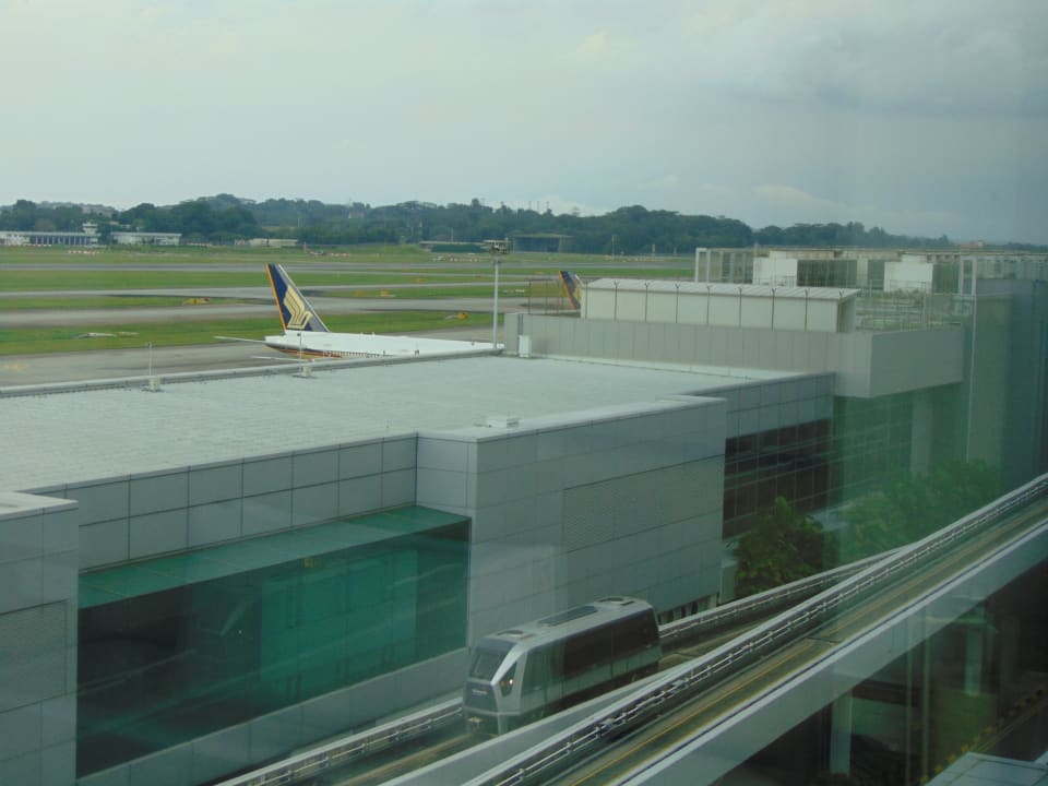 Ausblick Hotel Crowne Plaza Changi Airport