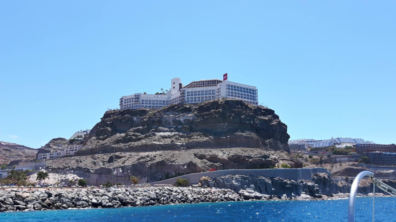 Blick vom "Wassertaxi" nach Mogan aufs Hotel Hotel Riu Vistamar