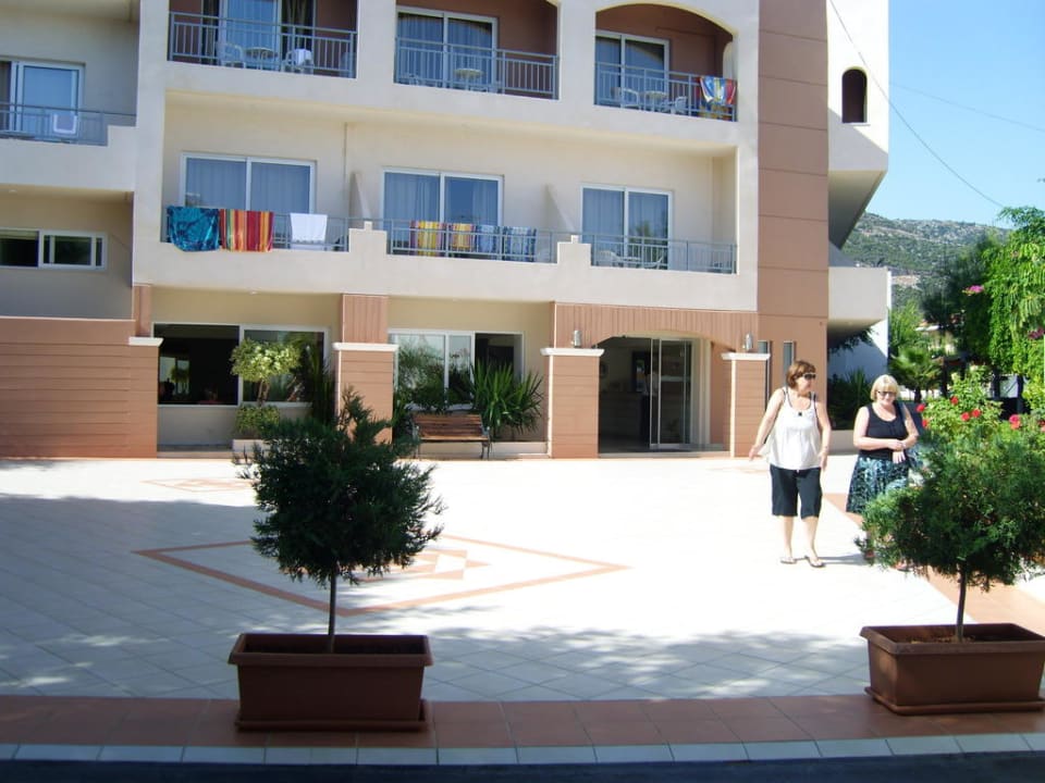 Hauptgebäude (Rezeption) Eurohotel Katrin Hotel & Bungalows