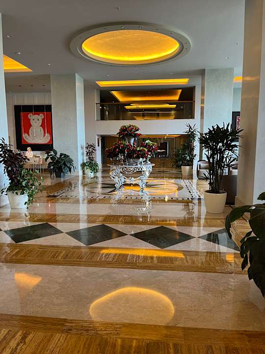 Lobby Arum Barut Collection
