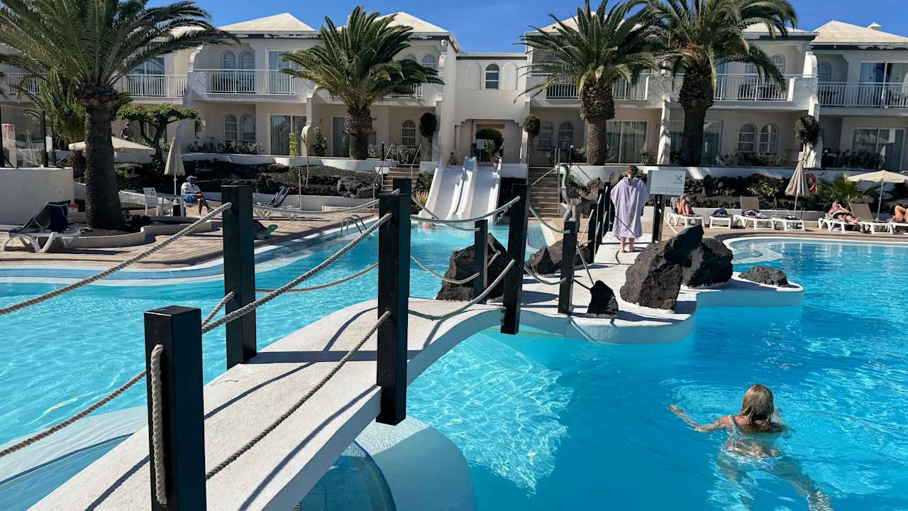 Pool H10 Ocean Suites