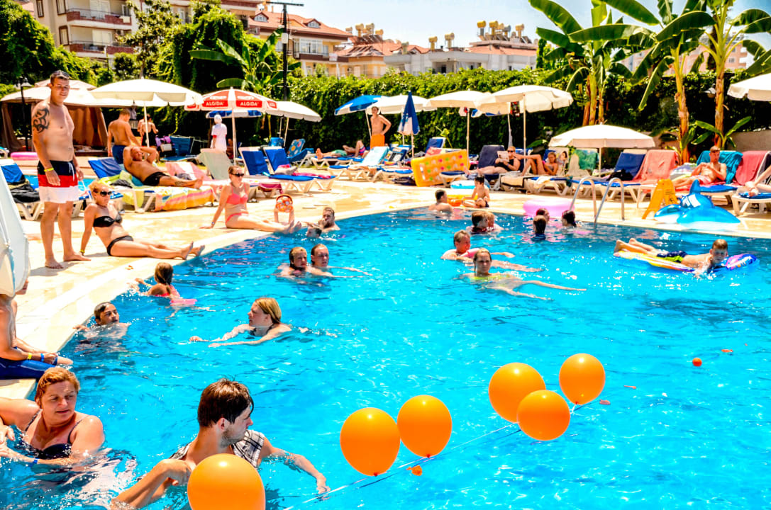 Swimming Pool Ark Apart Otel