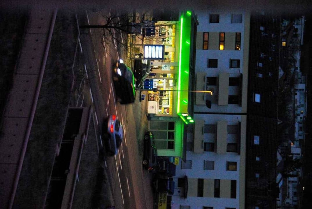 Tankstelle Richtung AB Best Western Plus Palatin Kongresshotel