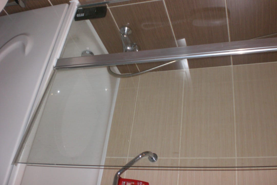 Badewanne mit Dusche Saphir Resort & Spa