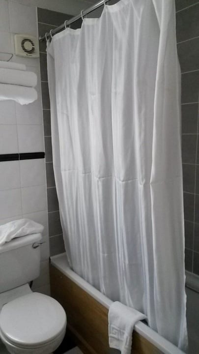 Renoviertes Bad, miserabler Wasserdruck Uppercross House Hotel