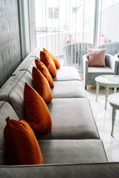 Lobby Beso Beach Hotel