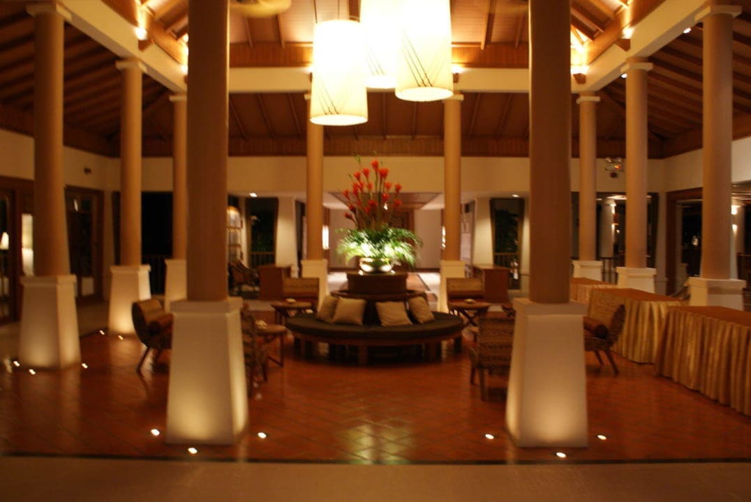 Lobby Hotel Naithonburi Beach Resort