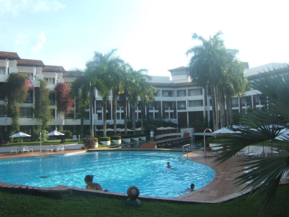 Poolanlage Hotel Lanka Princess Ayurveda