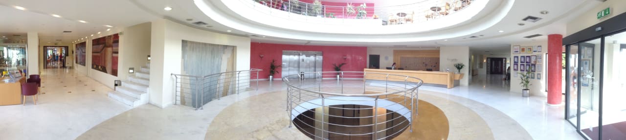 Lobby mit Rezeption Grand Hotel Holiday Resort
