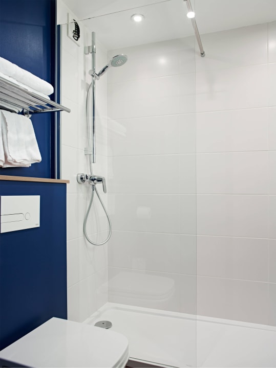 Bathroom Hotel Median Paris Congres