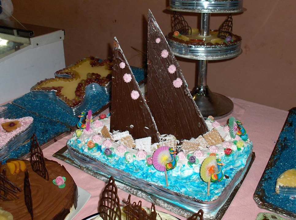 Die Desserts sind immer eine Augenweide Hotel Paradis Palace