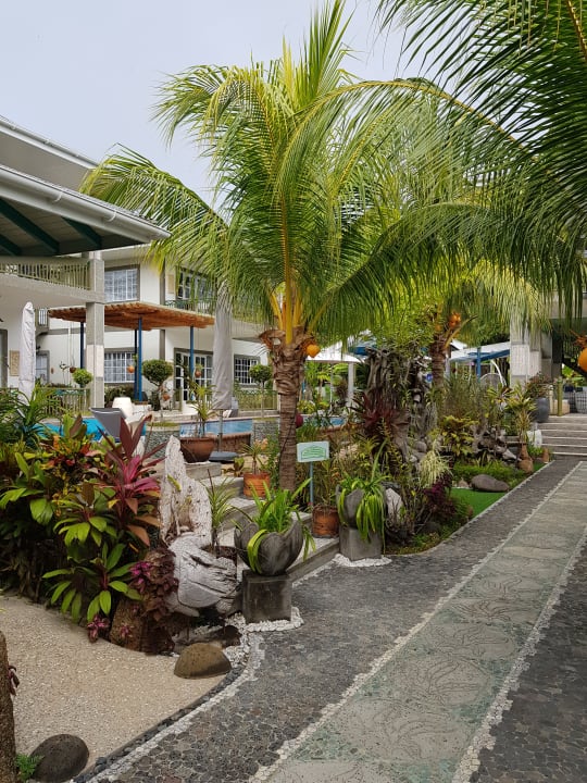 Gartenanlage Villa Charme de L'ile