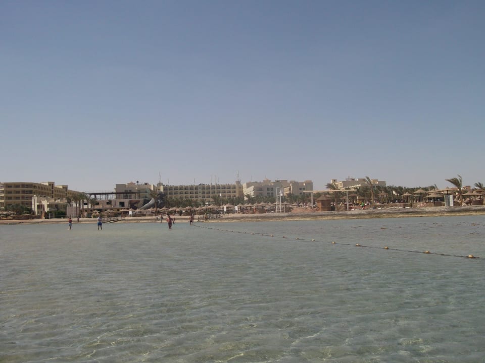 Вид на отель из моря Le Jardin Aqua Park Resort