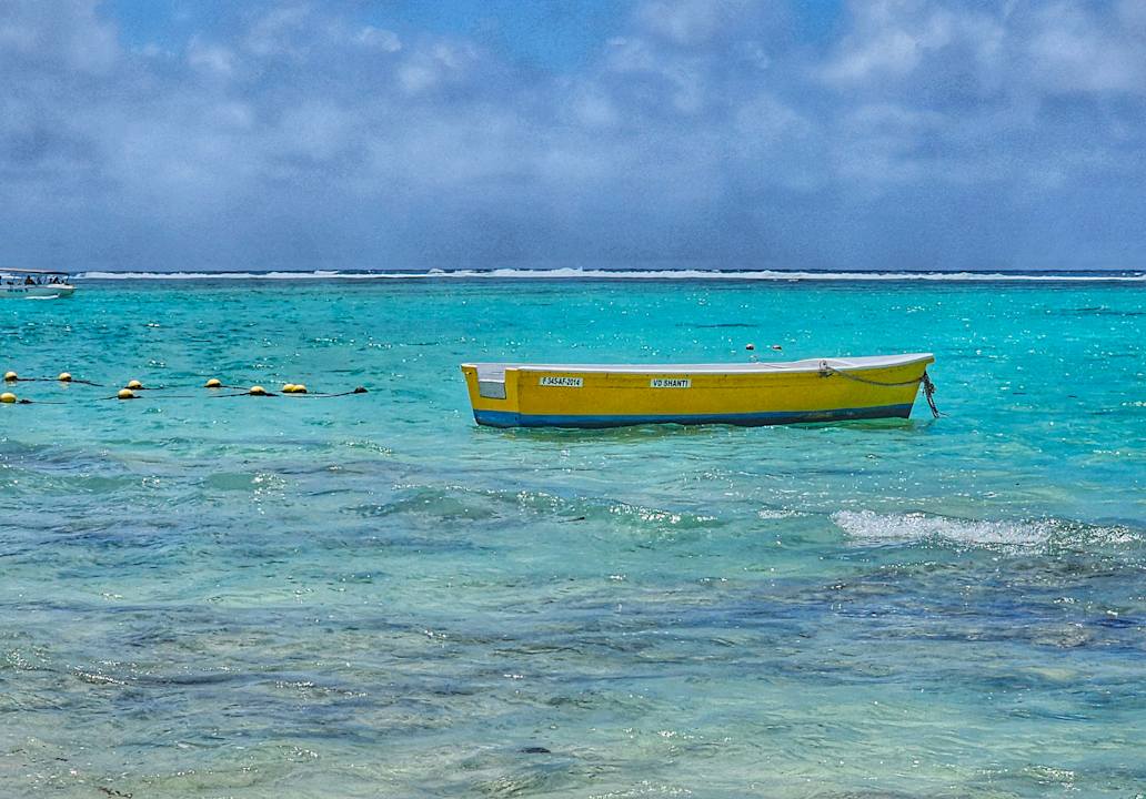 Strand Crystals Beach Resort Belle Mare, a member of Radisson Individuals