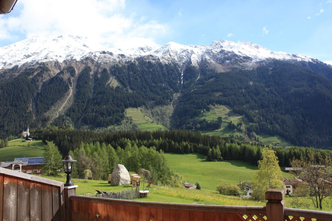 Blick vom Balkon zur Wetterspitze Panorama Resort Taljörgele