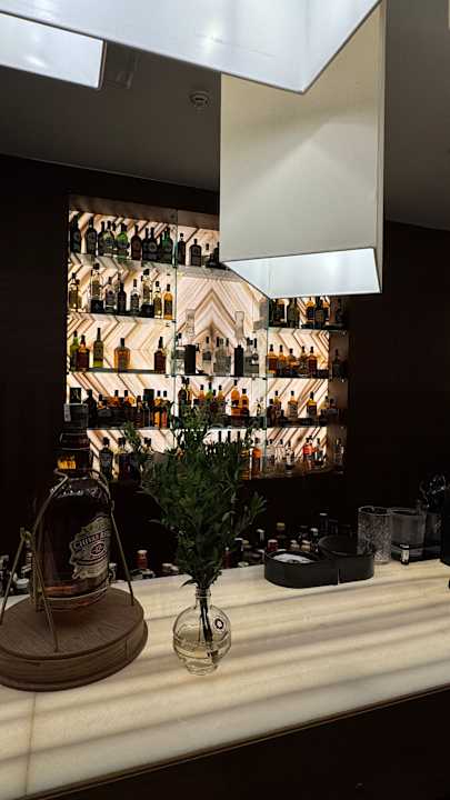 Lobby Rubi Platinum Sign