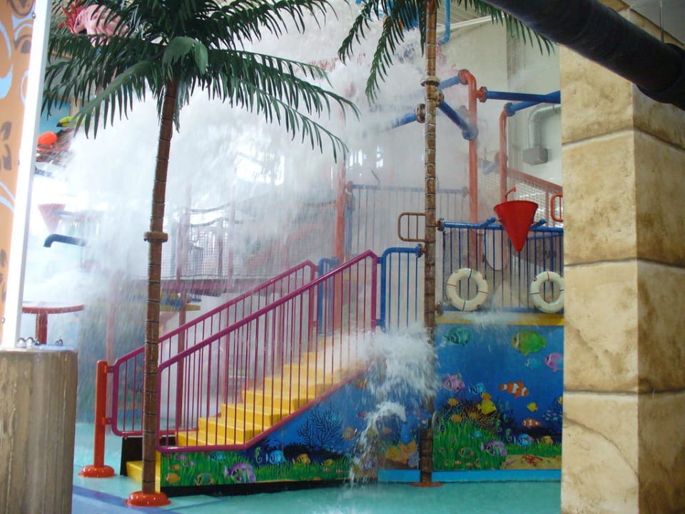 Der große Wassertopf wird nach Signal ausgeleert Ferienwohnungen Ferienpark Weissenhäuser Strand