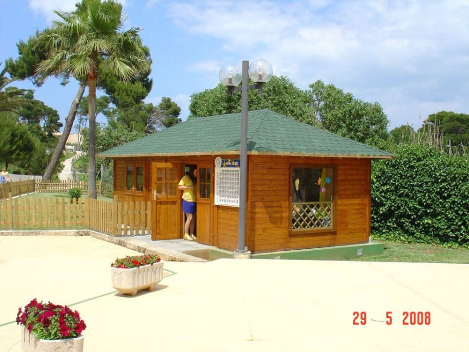 Das neue Haus für die Kinder. Hotel Exagon Park