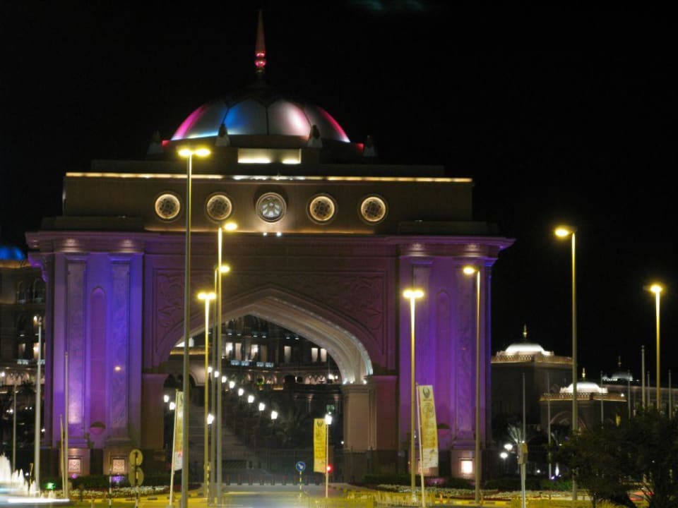 Zufahrtstor zum Emirates Palace Emirates Palace Mandarin Oriental