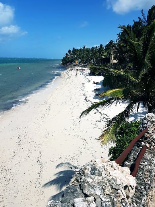 Strand Bahari Beach Hotel