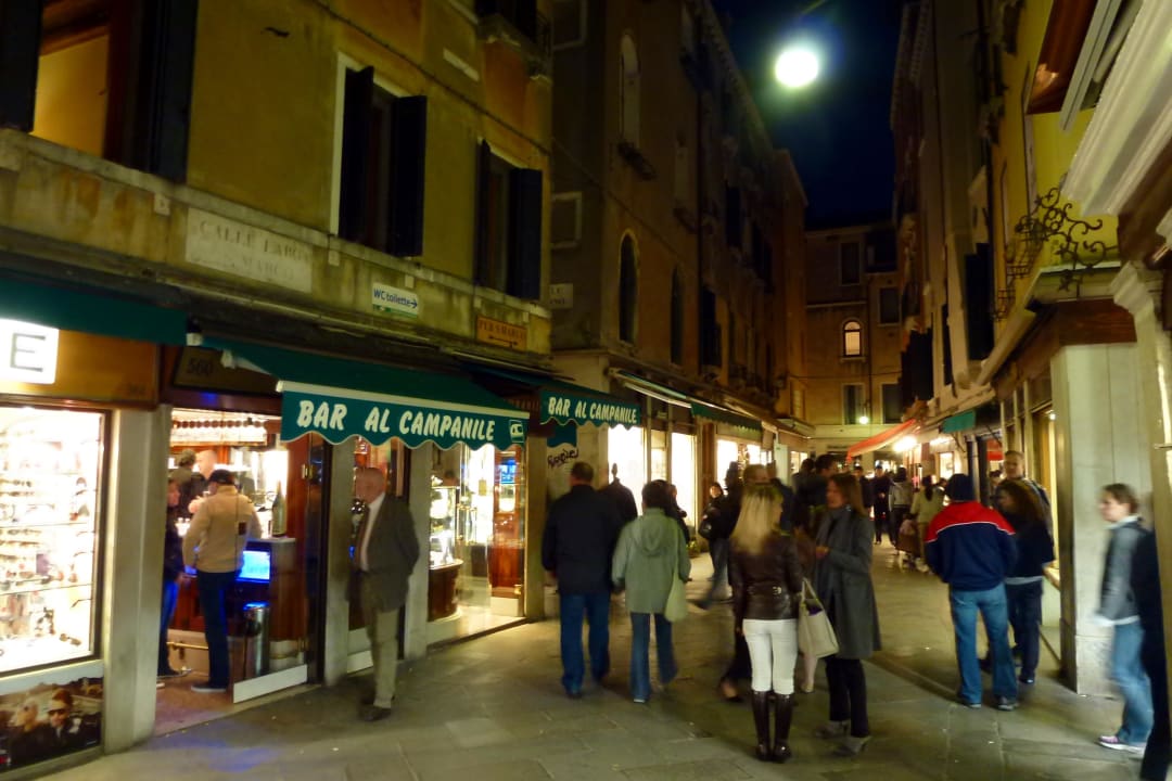 Vor dem Hotel Hotel Concordia