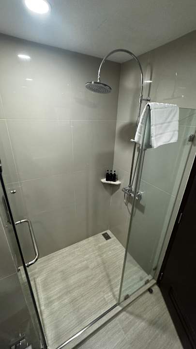 Zimmer SureStay Plus Hotel by Best Western Sukhumvit 2