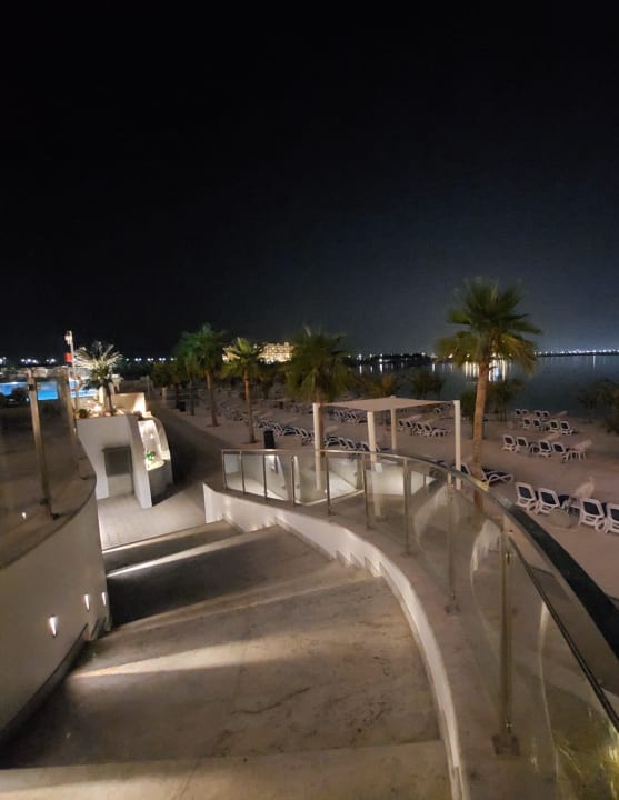 Strand Hampton by Hilton Marjan Island