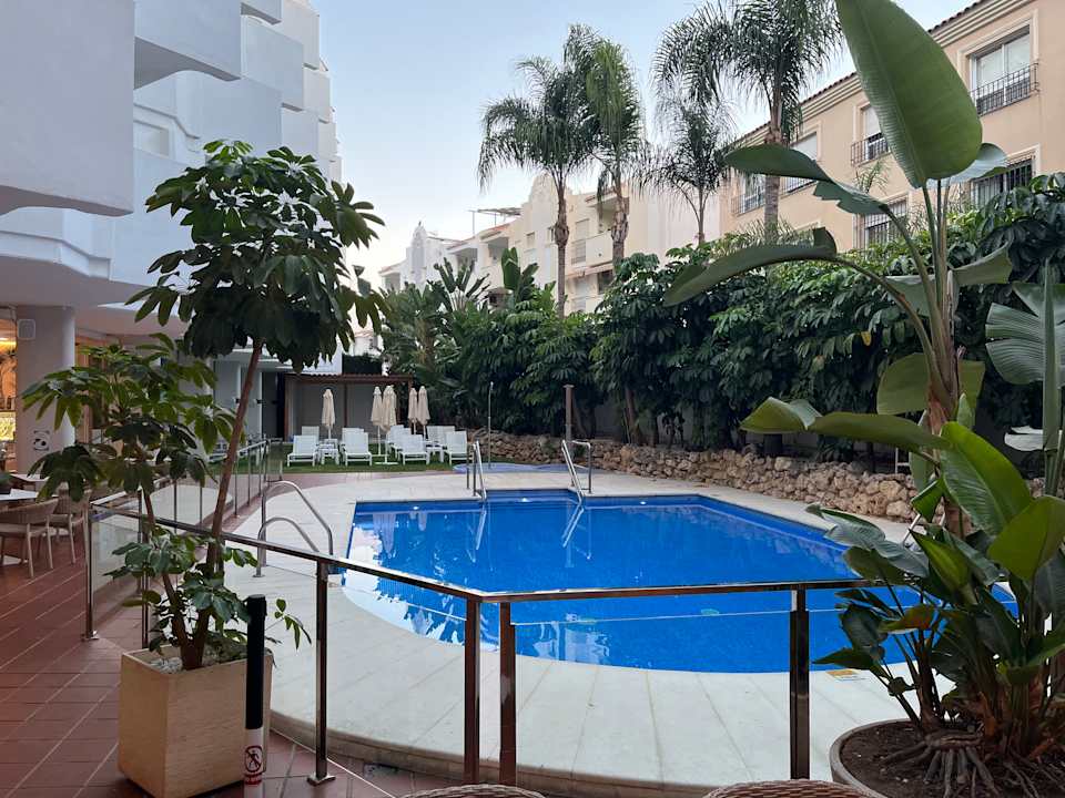 Pool AluaSun Lago Rojo - Adults Recomended