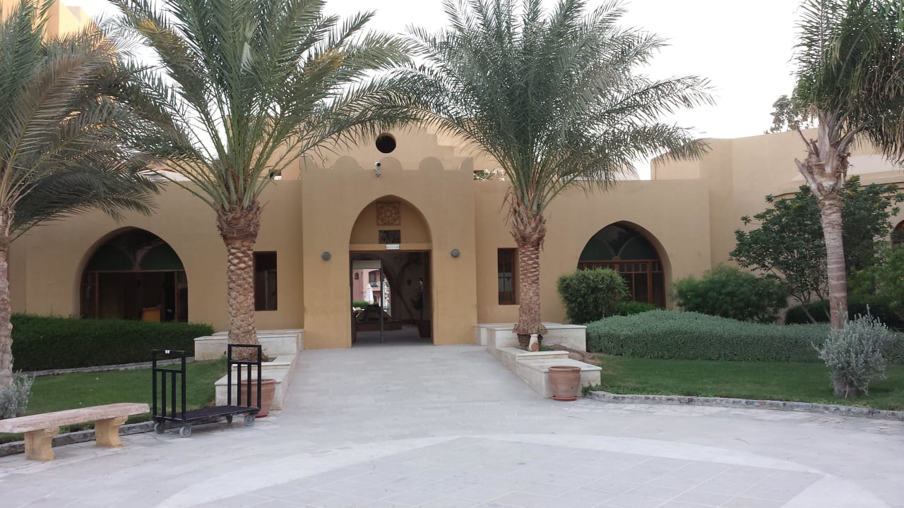 Eingang zur Lobby Three Corners Rihana Resort Deluxe