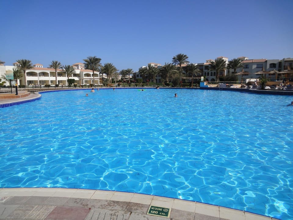 Einer der beheitzten Pools Pickalbatros Dana Beach Resort - Hurghada