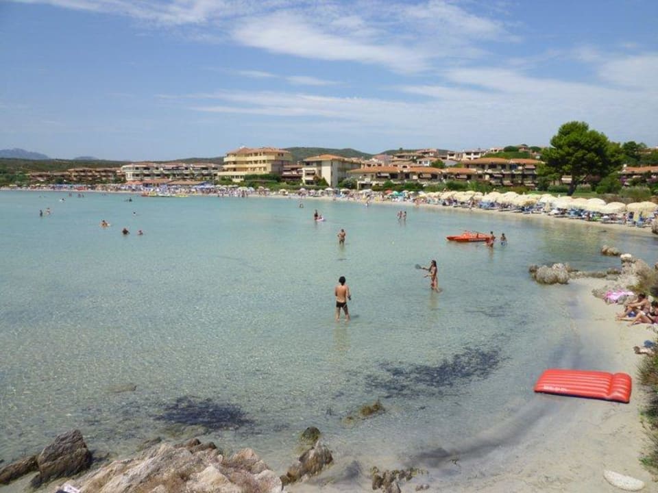 Kompletter Strand, Privatstrand nur weisse Schirme Gabbiano Azzurro Hotel & Suites