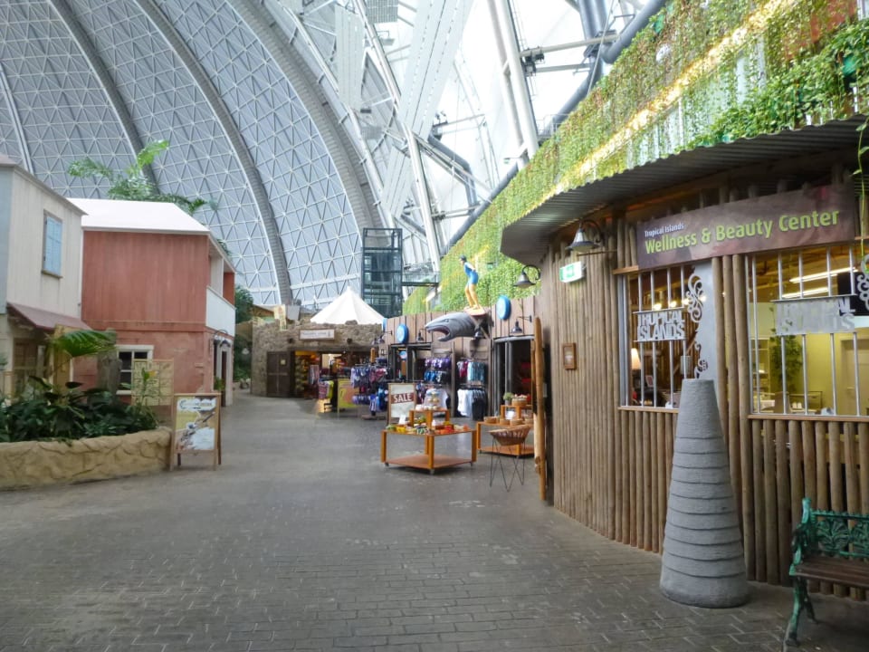 Shoppingmeile Tropical Islands Resort