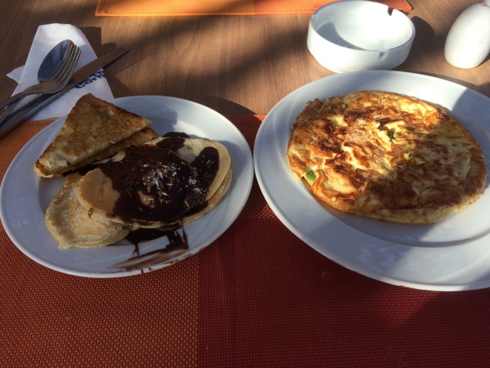 Gastro Three Corners Sea Beach Resort