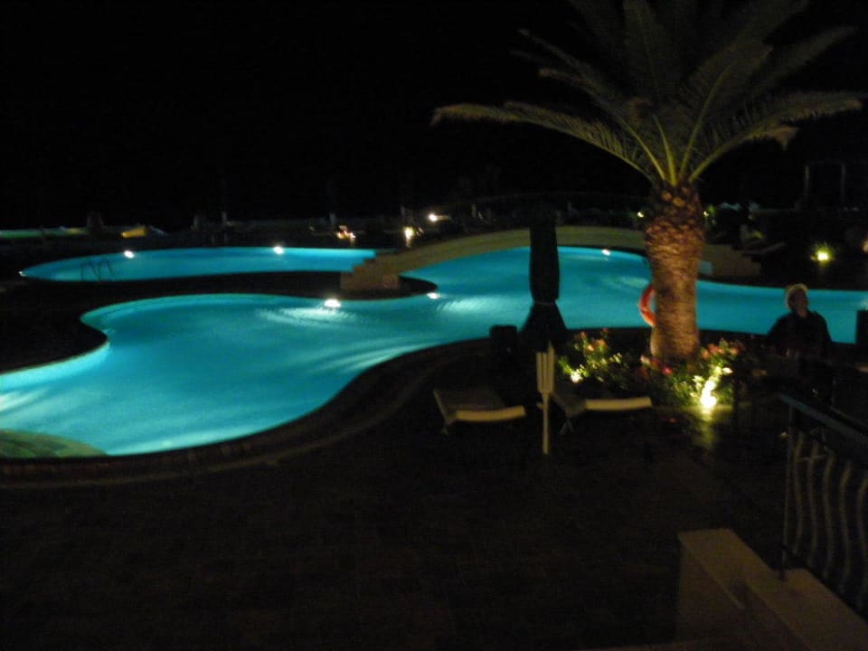 Pool bei Nacht, Blick von der Bar Lindian Dream Seaside Resort