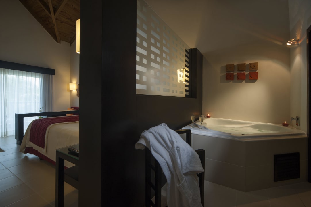 Deluxe Suite Jacuzzi Punta Cana Princess All Suites Resort & Spa