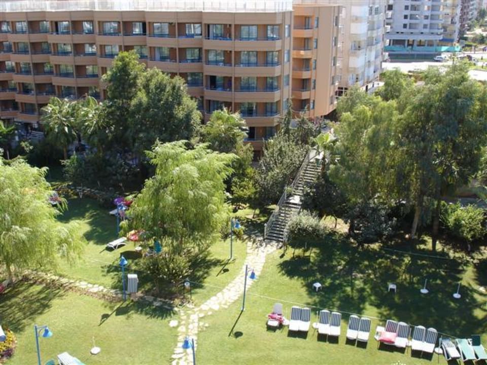 Gartenalage Richtung Annex Grand Kaptan