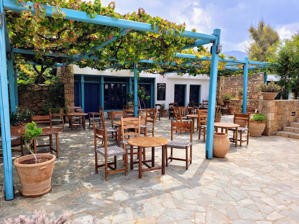 Gastro Kernos Beach Hotel & Bungalows