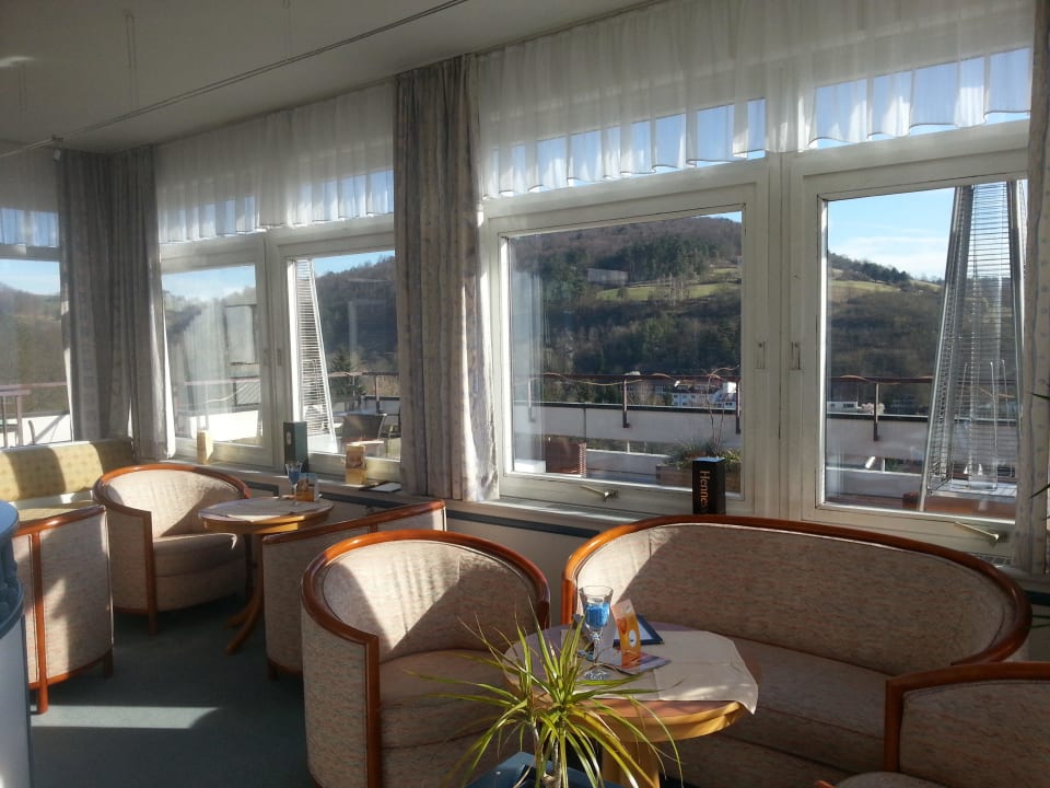 Panorama-Bar - Herrlicher Blick über das Taubertal Vitalhotel König am Park