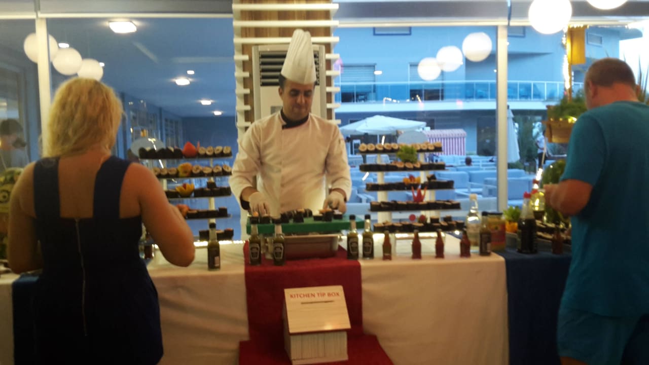 Kolacja sushi Eftalia Marin