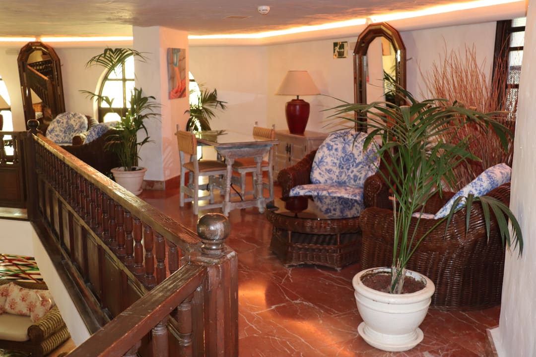 Lobby Hotel Parque Tropical